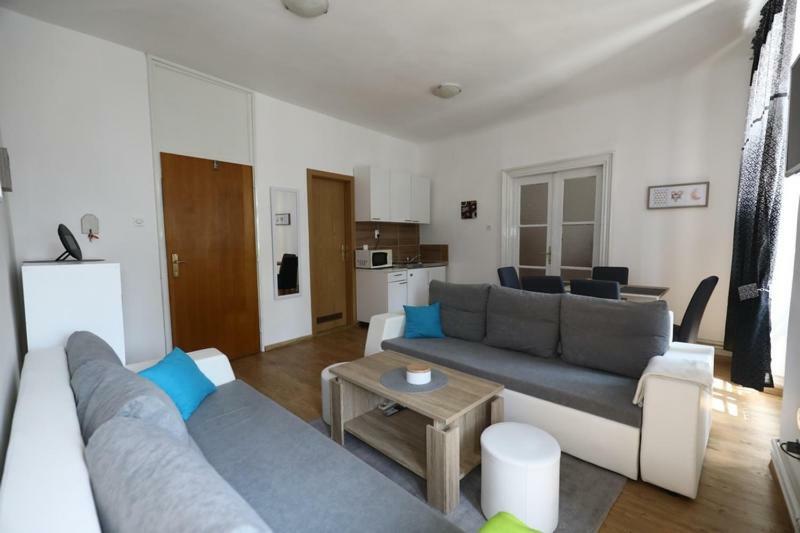 Odeon Apartment And Rooms Fiume Kültér fotó